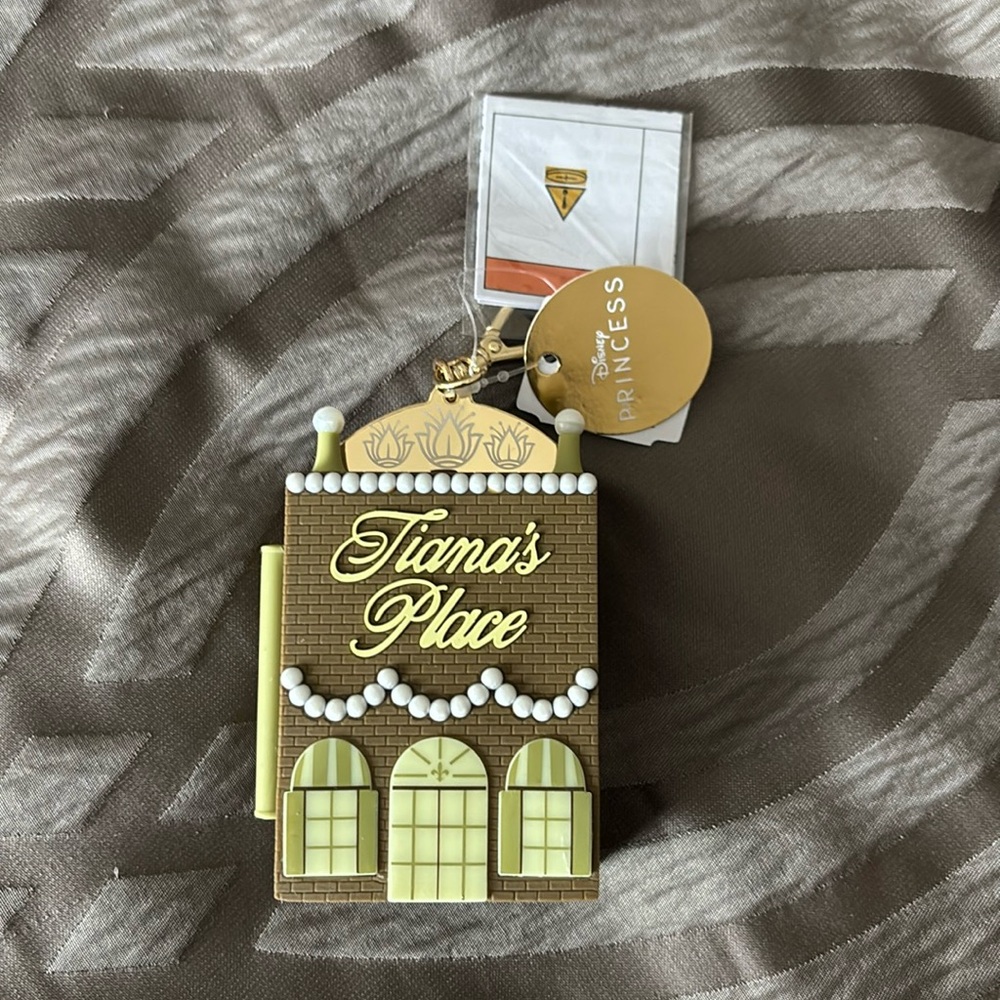 Bath & Body Works Tiana's Place Pocketbac Holder